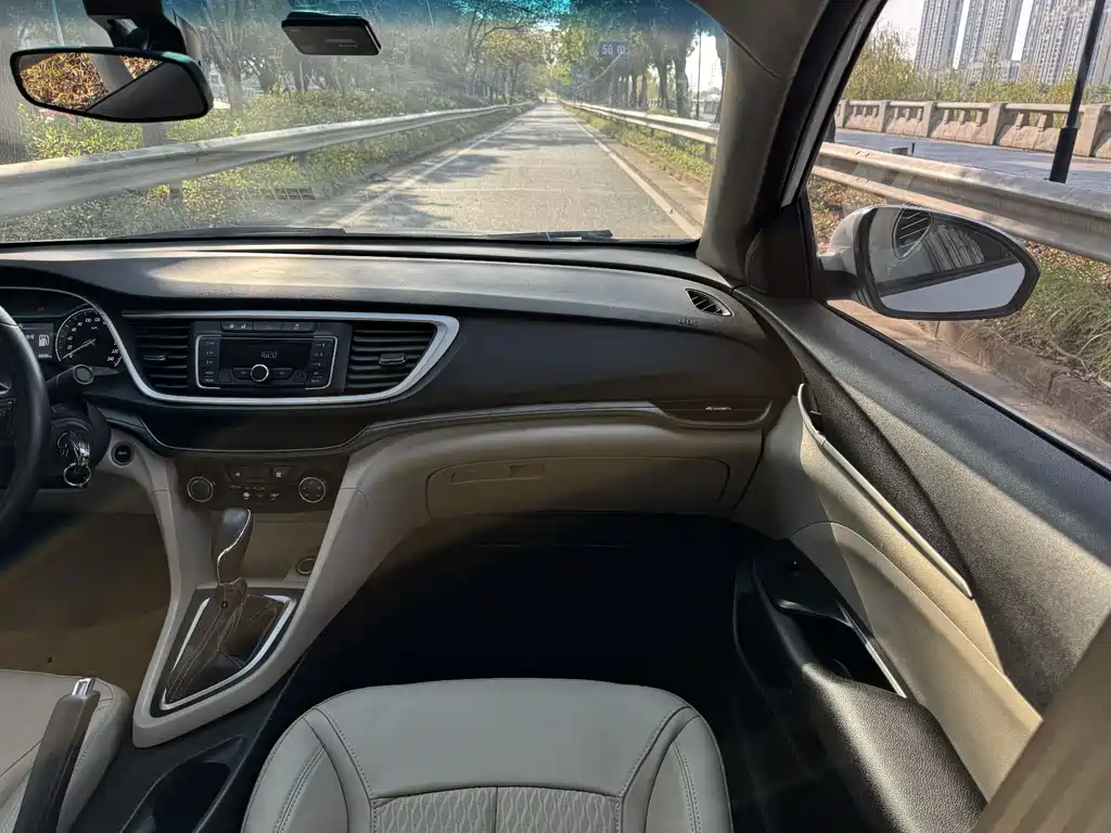 Buick Excelle 2017 — фото 11