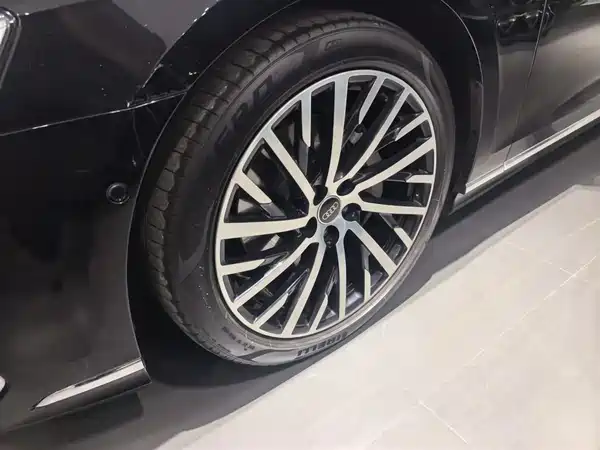 Audi A8 2023