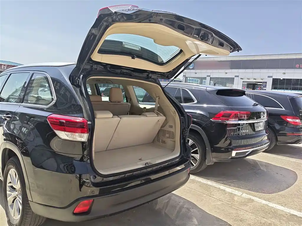 Toyota Highlander 2018 — фото 19