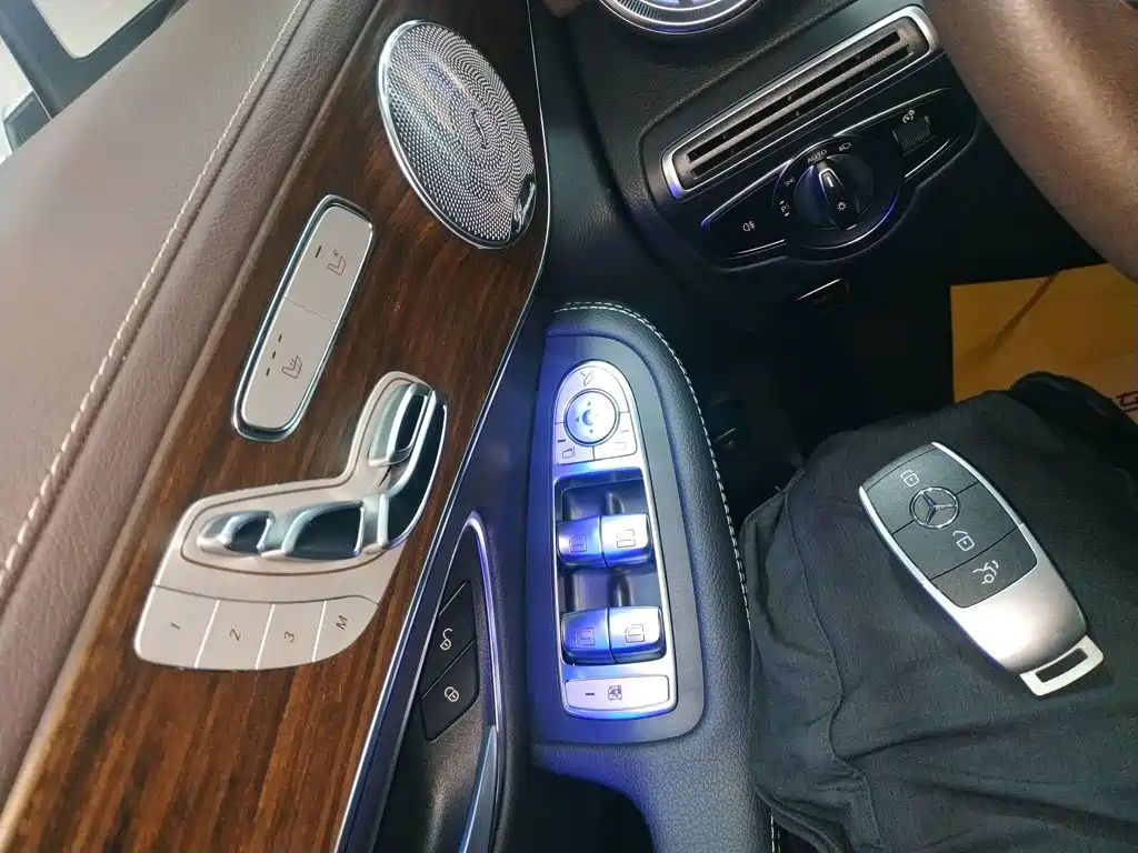 Mercedes-Benz GLC 2021 — фото 14