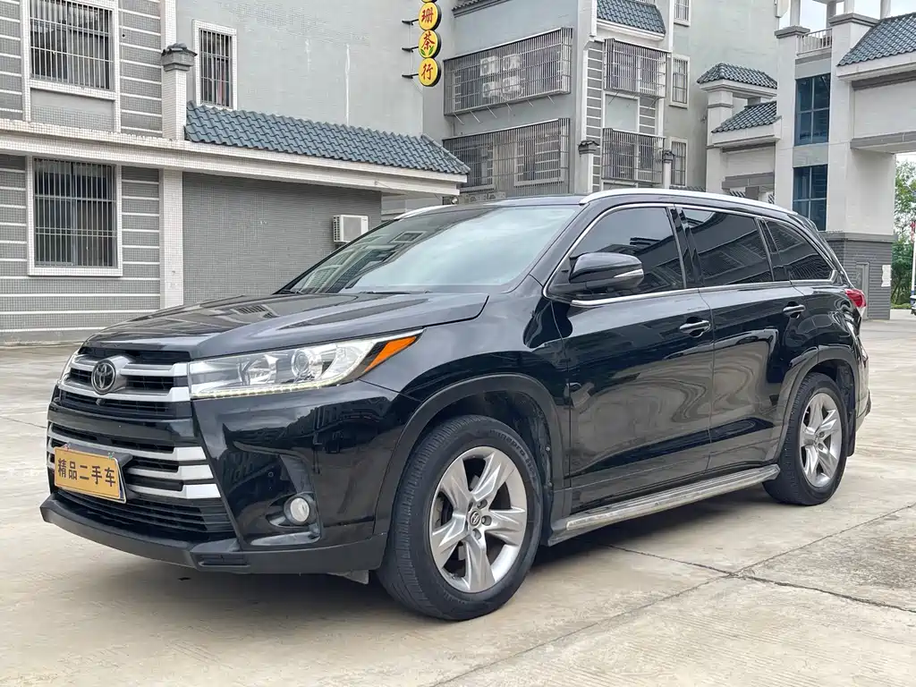 Toyota Highlander 2018 — фото 1