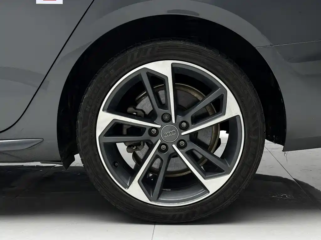 Audi A4L 2021 — фото 17