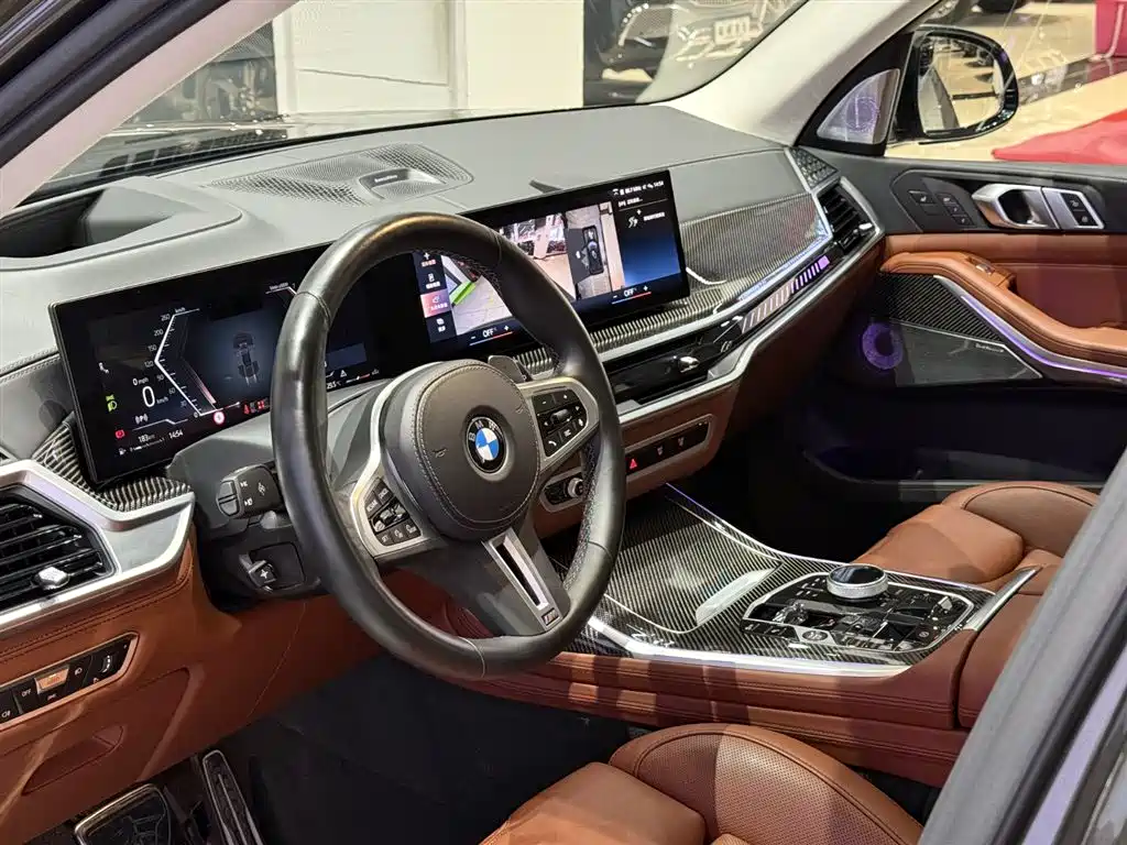 BMW X7 M60i 2023 — фото 11
