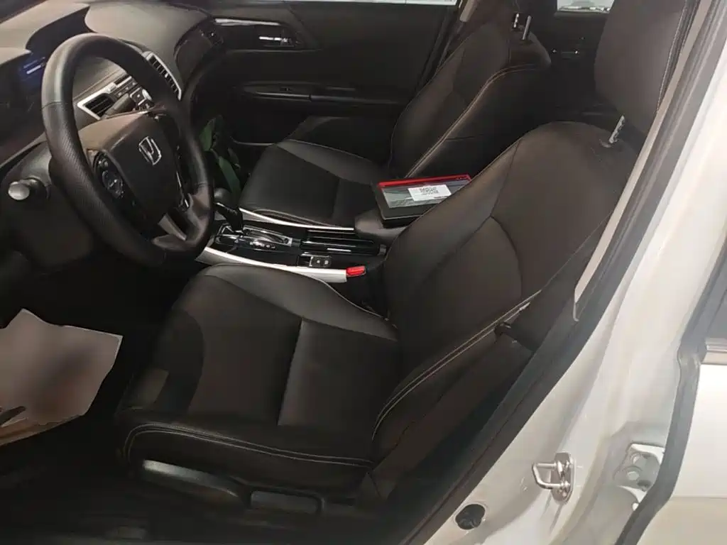 Honda Accord 2018 — фото 15
