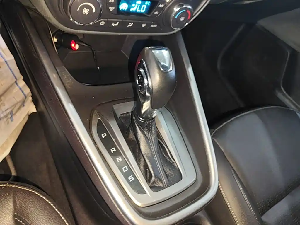 Ford Escort 2018 — фото 14
