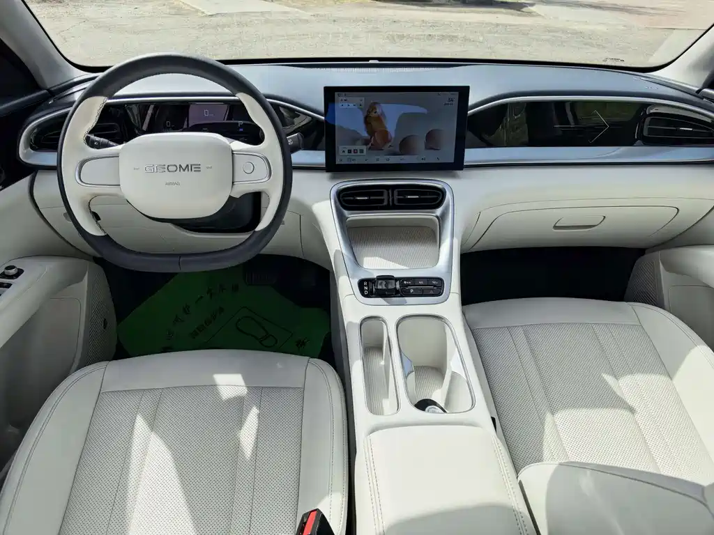 Geely Galaxy Starwish 2025 — фото 8
