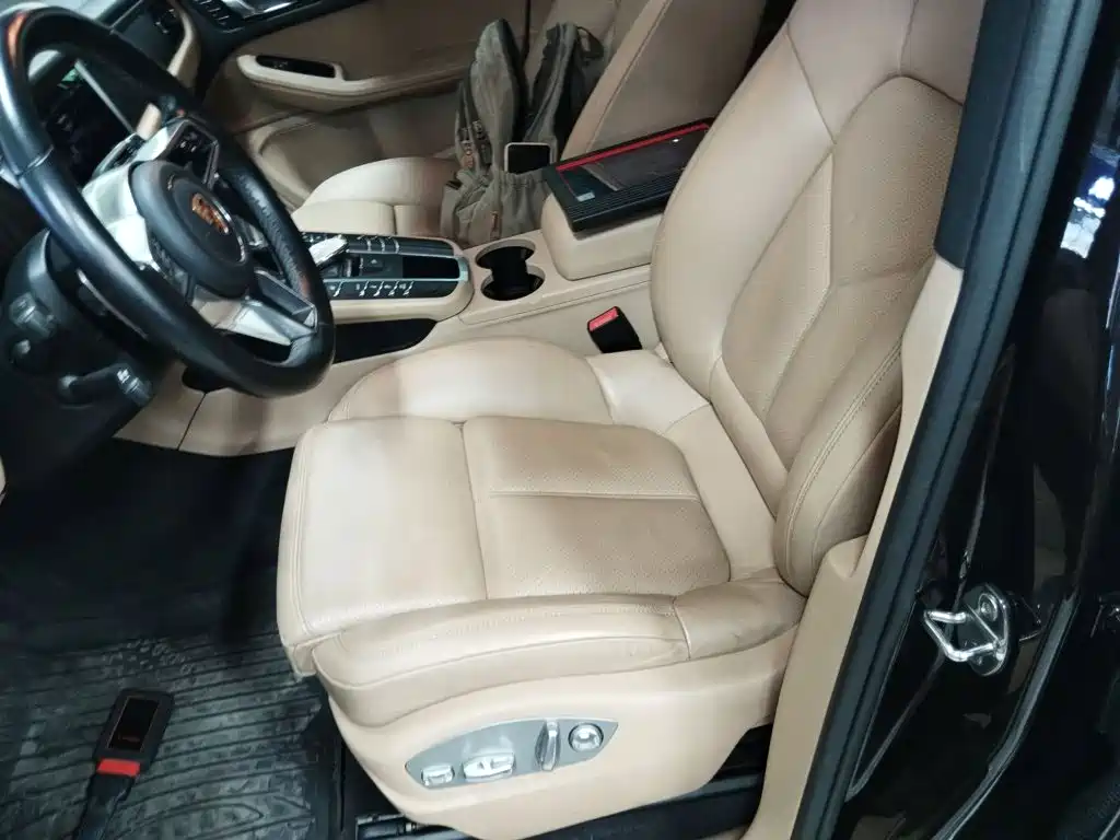 Porsche Macan 2019 — фото 11