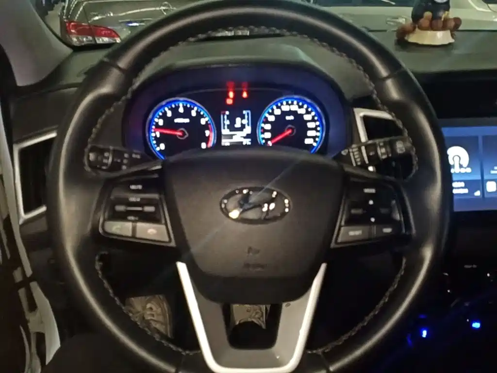 Hyundai ix25 2017 — фото 11