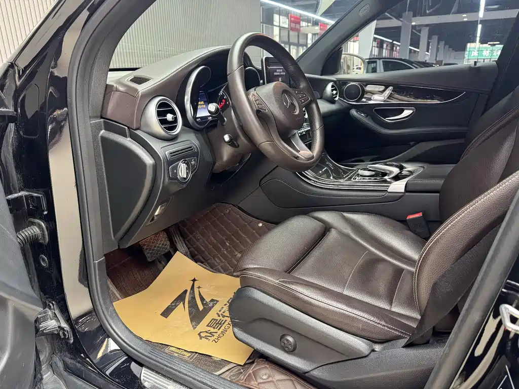 Mercedes-Benz GLC 2017 — фото 10