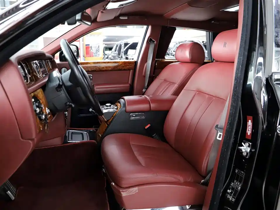 Rolls-Royce Phantom 2012 — фото 6