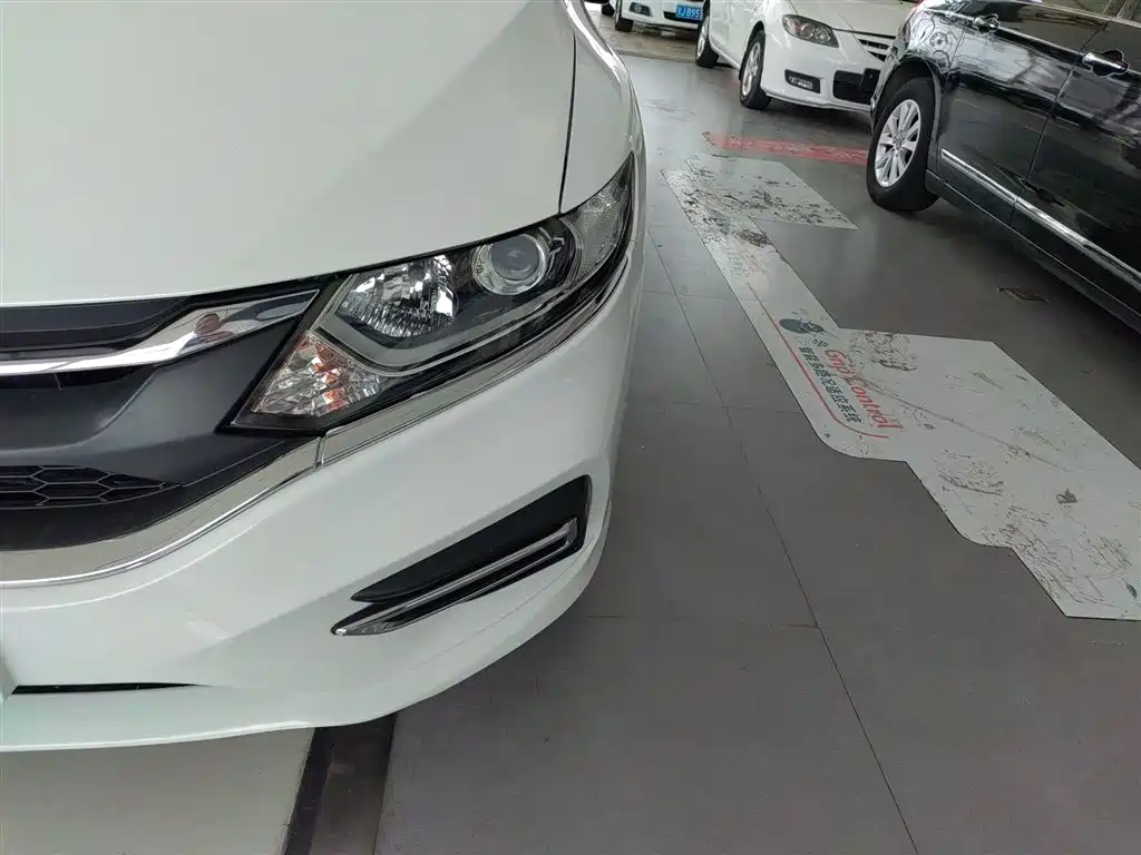 Honda Jade 2017 — фото 24