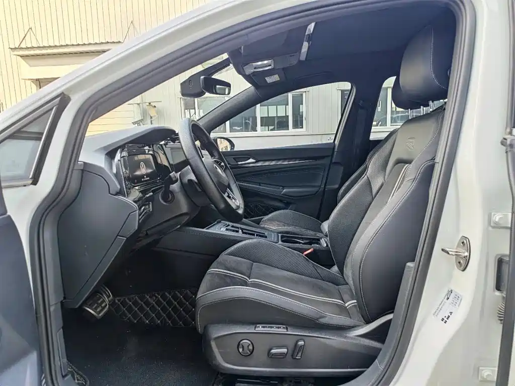 Volkswagen Golf 2022