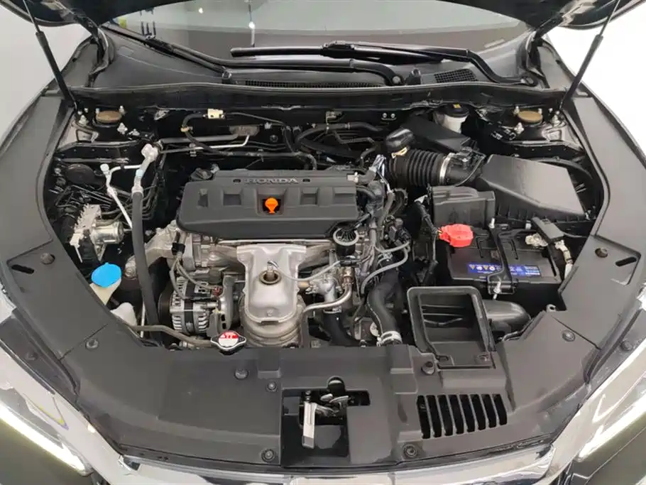 Honda Accord 2019 — фото 10