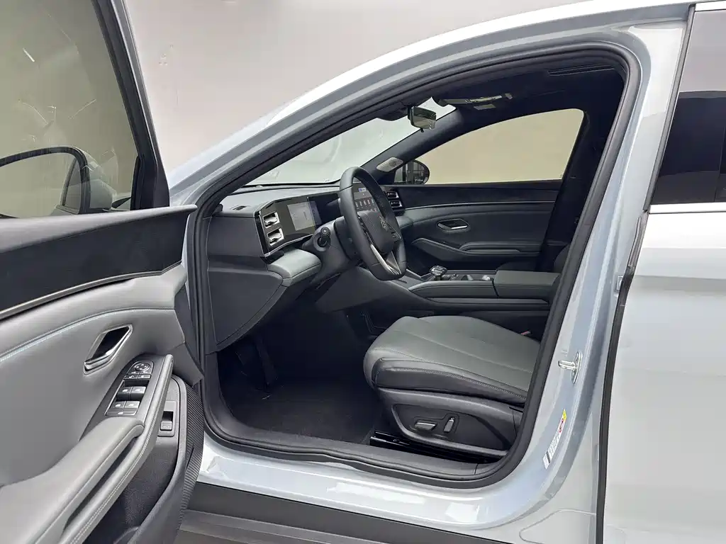 BYD Qin L 2025 — фото 14
