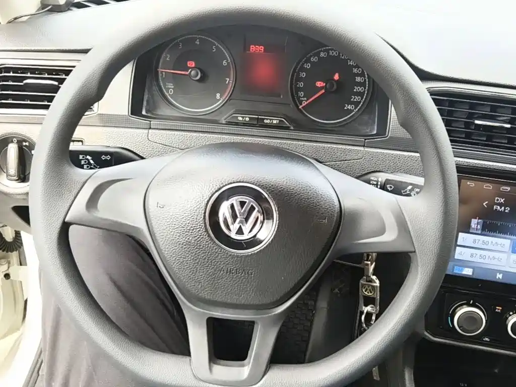 Volkswagen Santana 2018 — фото 11