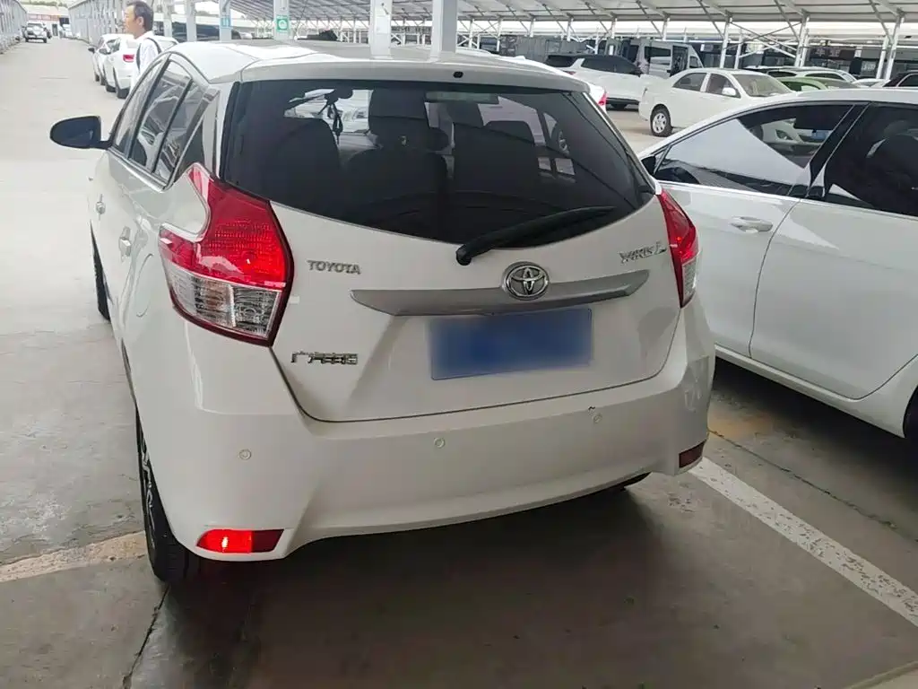 Toyota Yaris L 2016 — фото 6