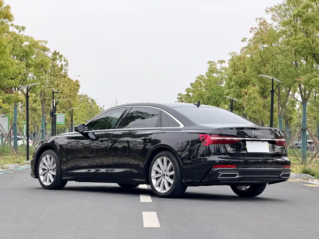 Audi A6L 2022 — фото 13
