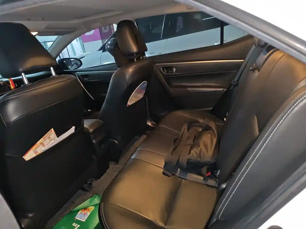 Toyota Corolla 2015 — фото 15