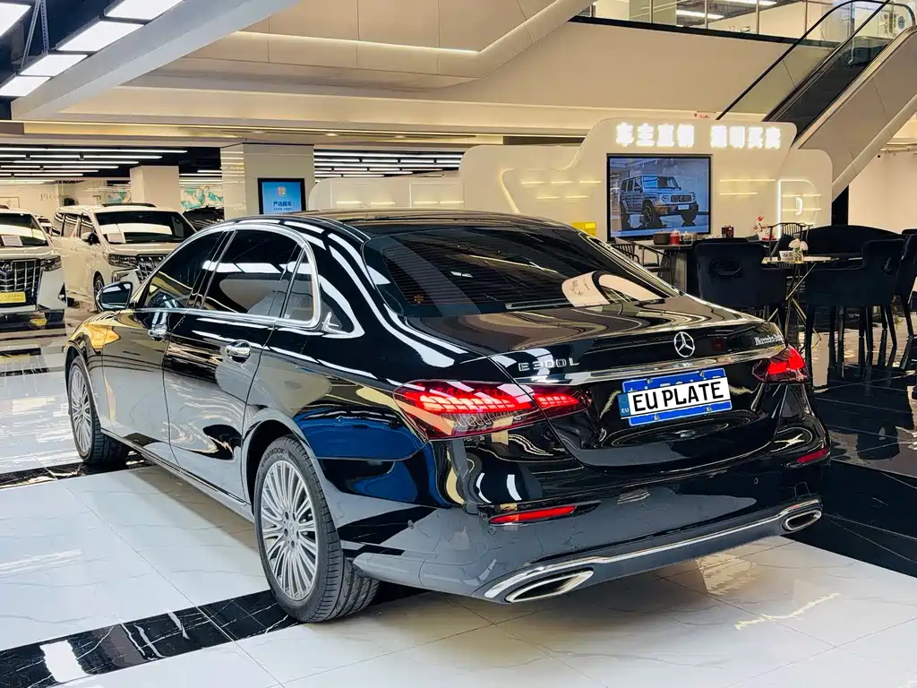 Mercedes-Benz E-Class 2022 — фото 3