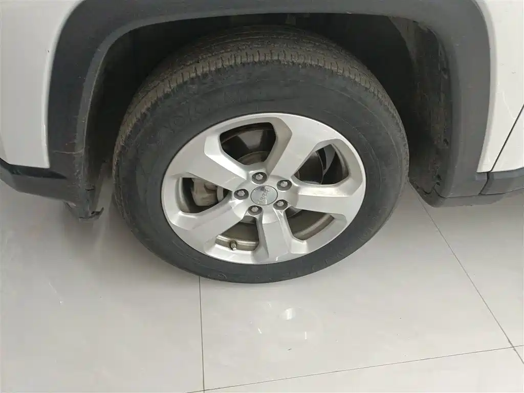 Jeep Compass 2018 — фото 23