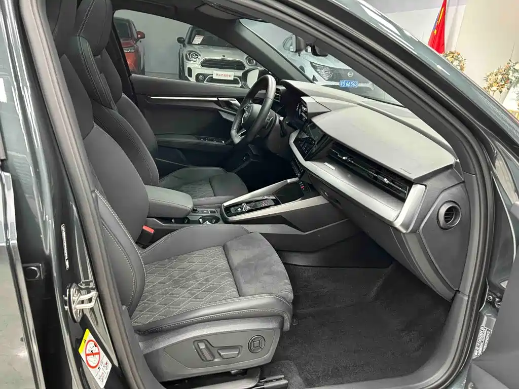 Audi A3 2023 — фото 13