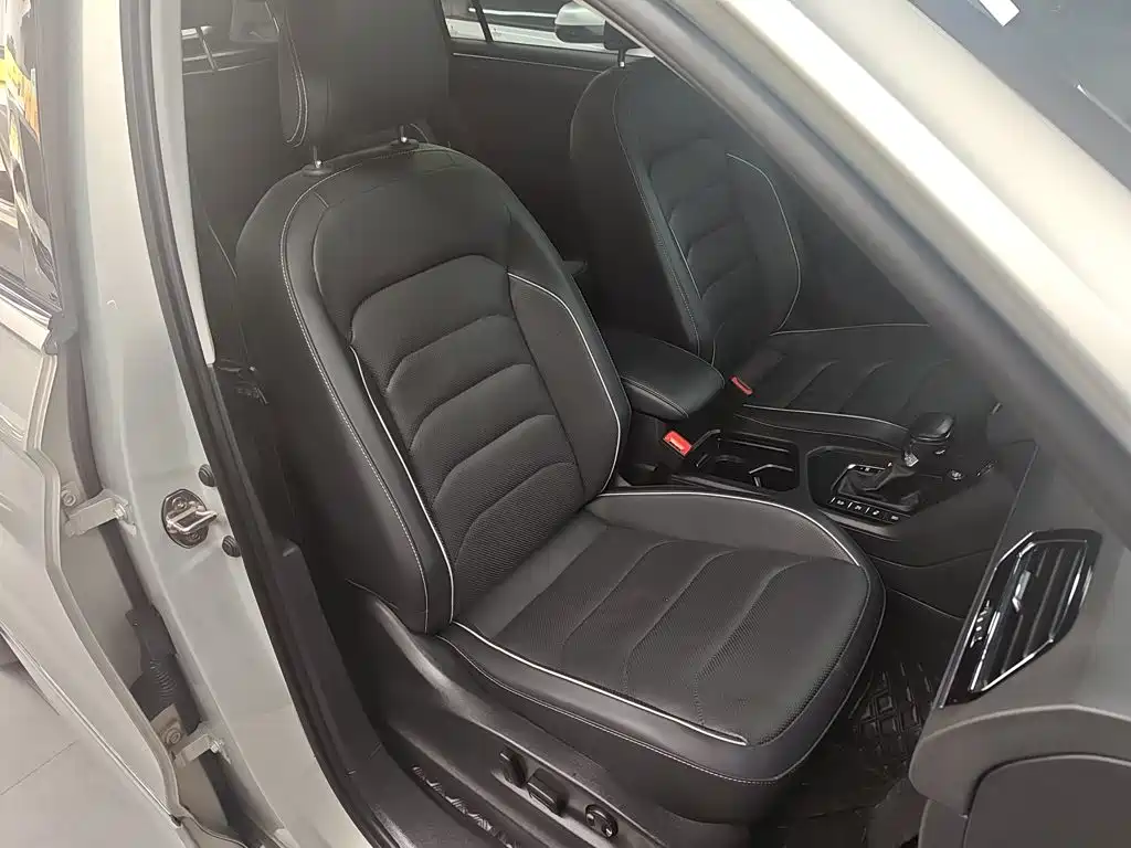 Volkswagen Tiguan L 2021 — фото 20