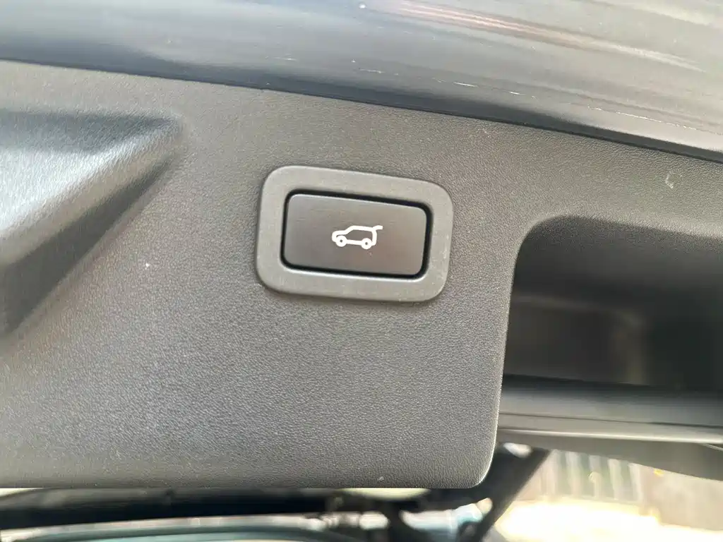 Land Rover Discovery Sport 2018 — фото 20