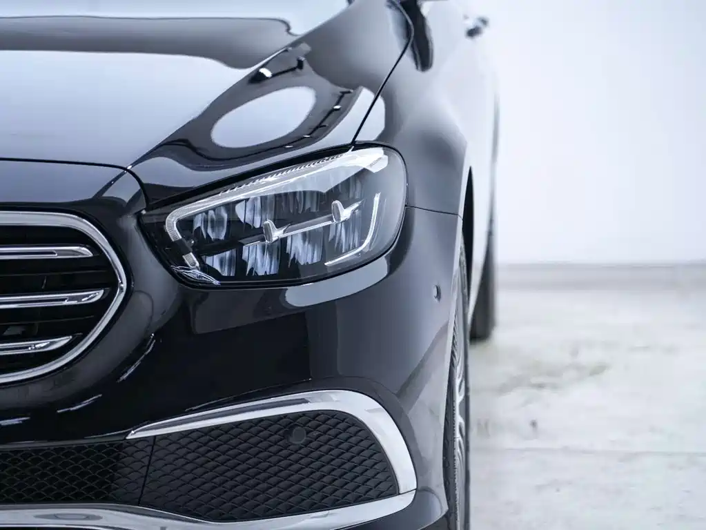 Mercedes-Benz E-Class 2022 — фото 9