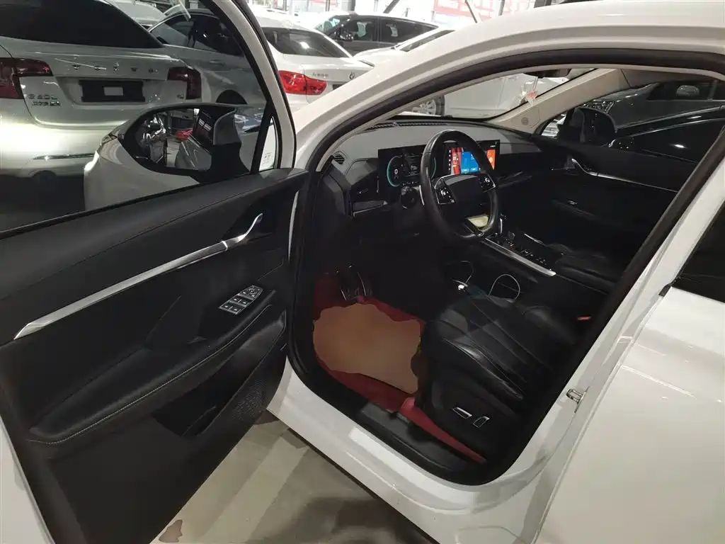 Roewe RX5 eMAX 2022 — фото 16
