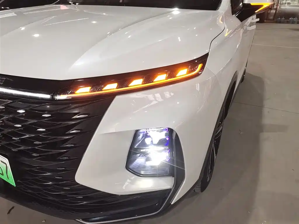 Roewe RX5 eMAX 2022 — фото 24