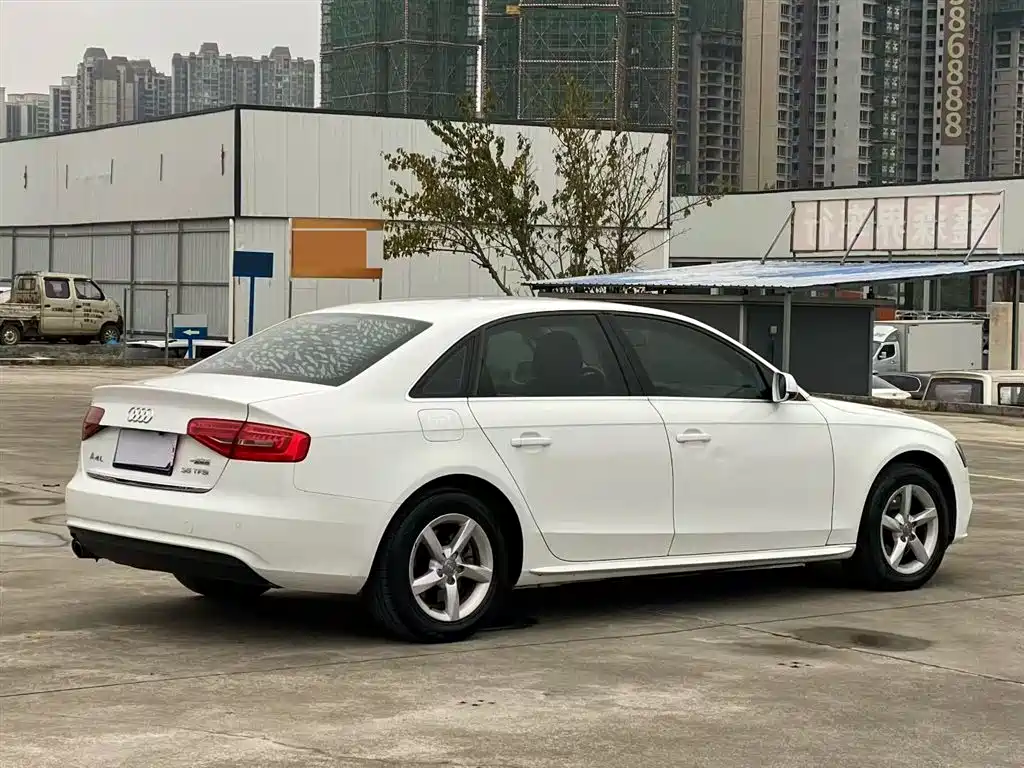 Audi A4L 2013 — фото 6