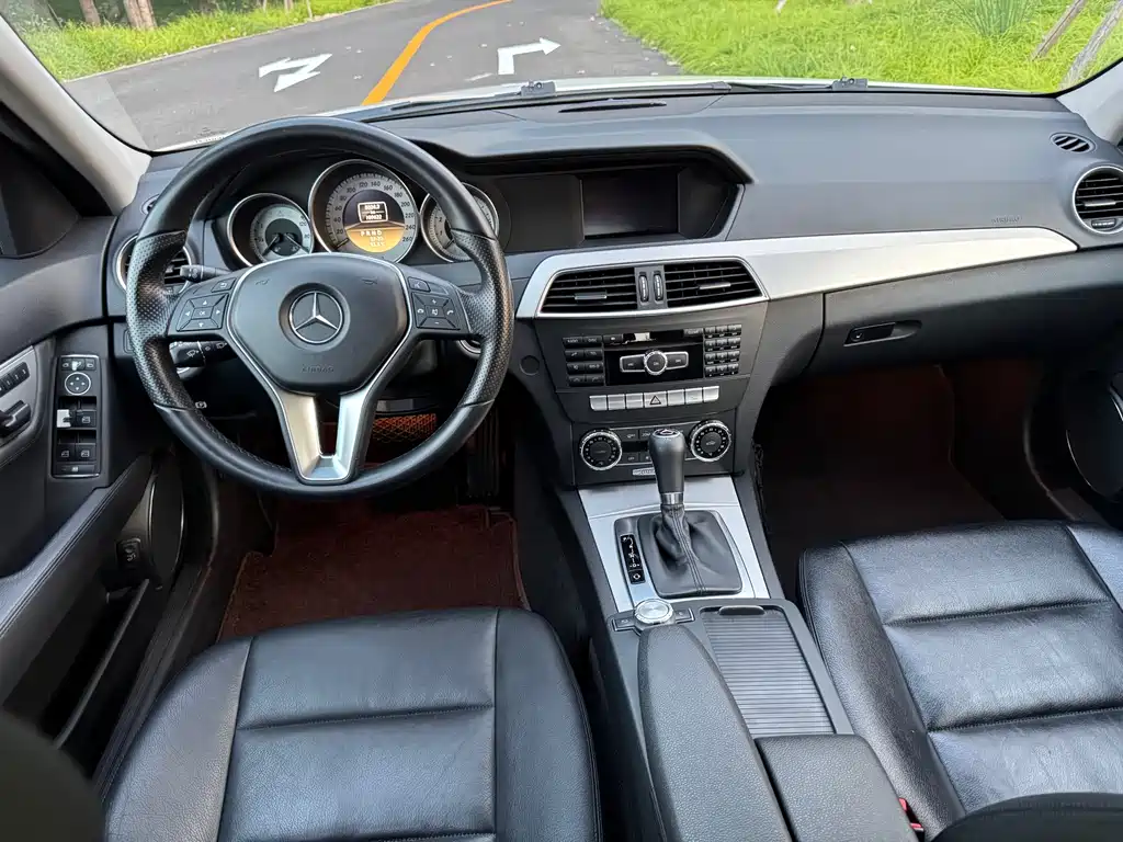 Mercedes-Benz C-Class 2011 — фото 11