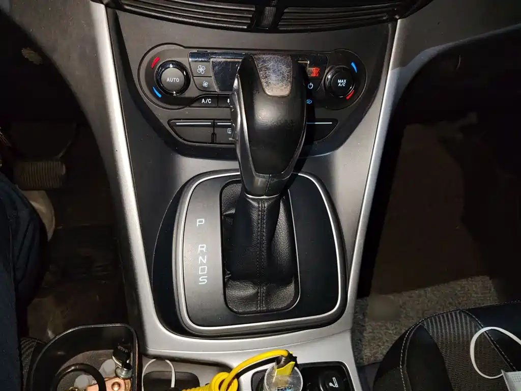 Ford Kuga 2015 — фото 7