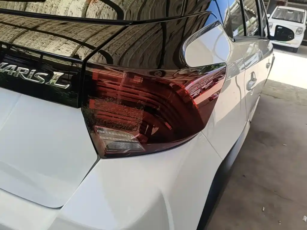 Toyota Yaris L 2022 — фото 24