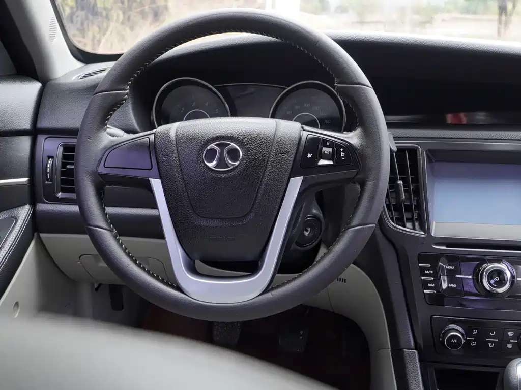 BAIC Senova D50 2015 — фото 13