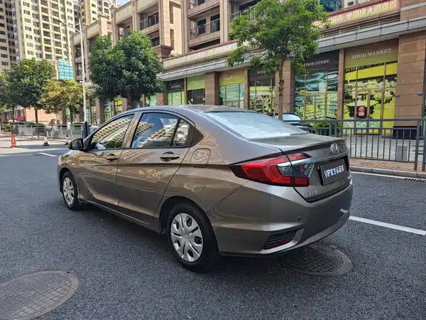 Honda Greiz 2018