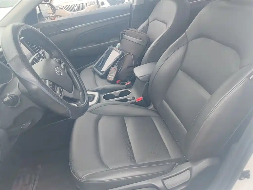 Hyundai Elantra 2019 — фото 15