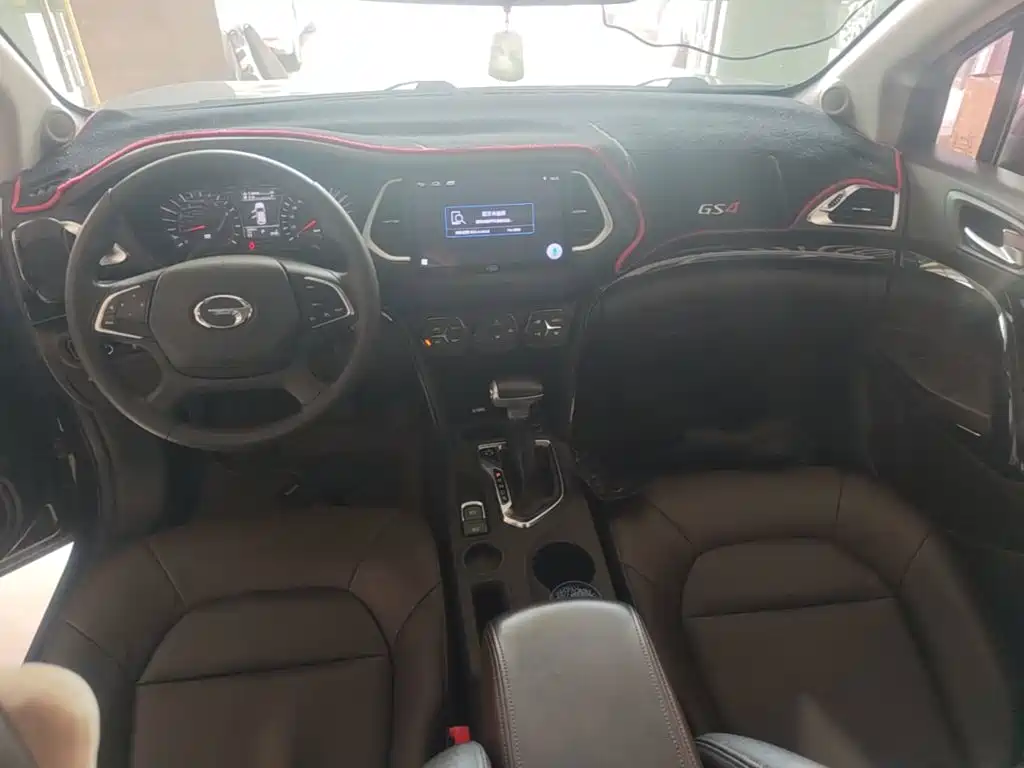 GAC Trumpchi GS4 2017 — фото 10