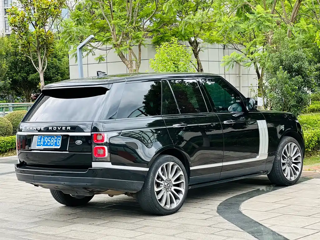 Land Rover Range Rover 2018 — фото 13