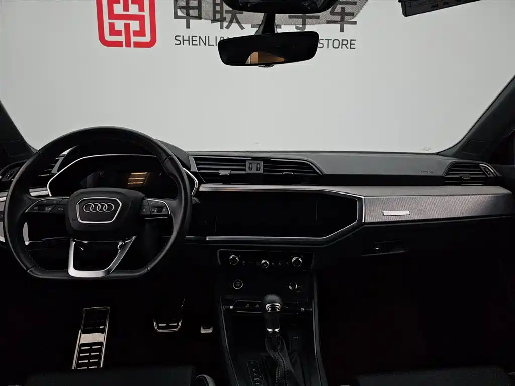 Audi Q3 2024 — фото 14