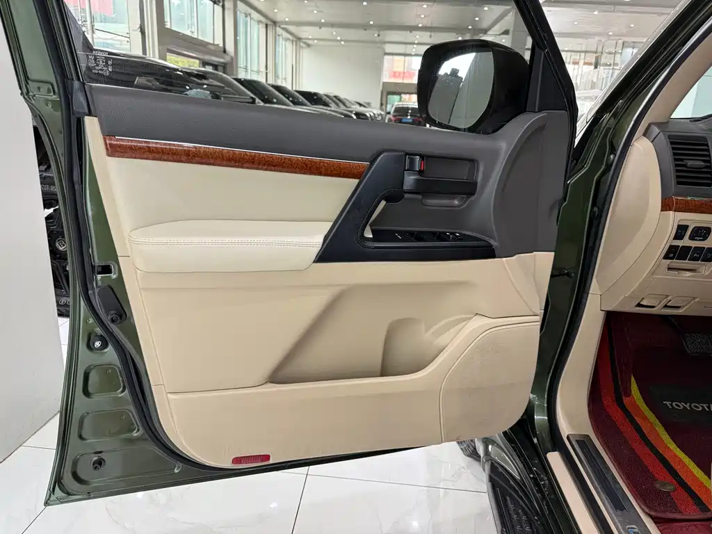 Toyota Land Cruiser 2015 — фото 4