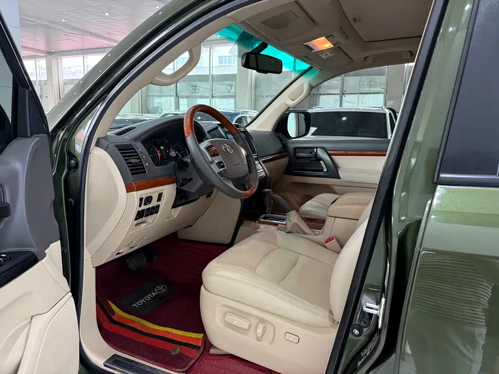 Toyota Land Cruiser 2015 — фото 6