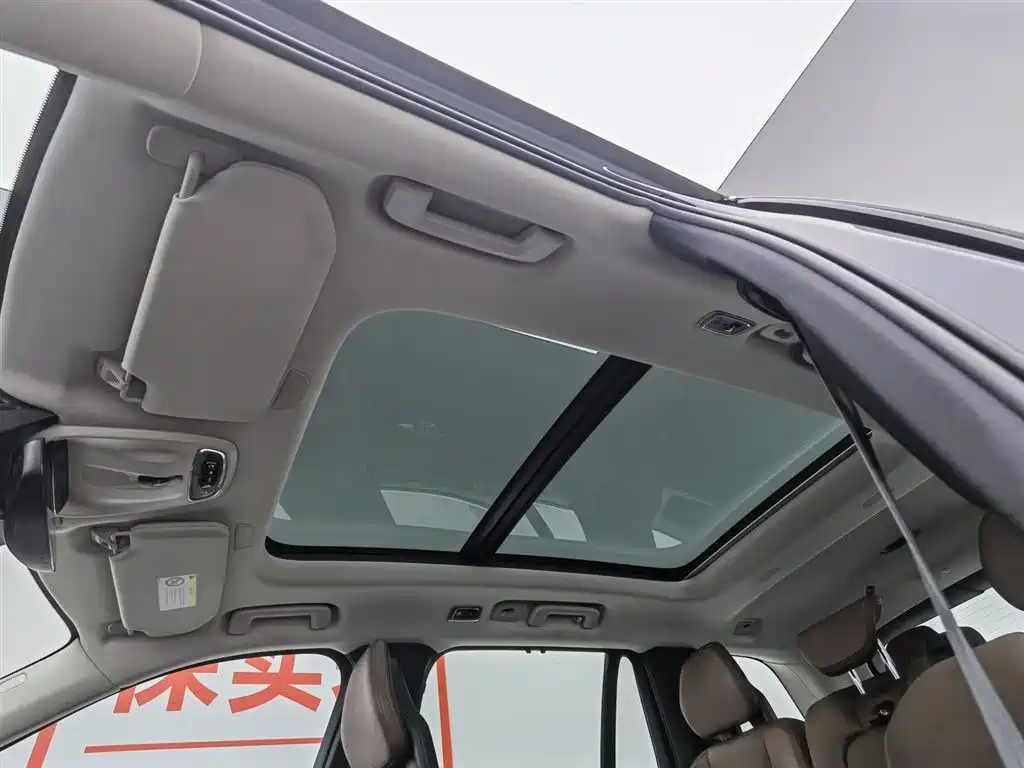 Volvo XC90 2020 — фото 14
