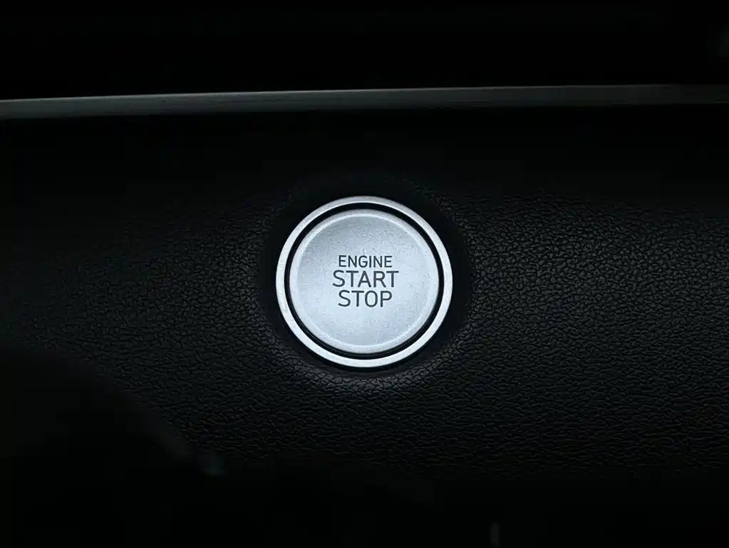 Hyundai Elantra 2023 — фото 21