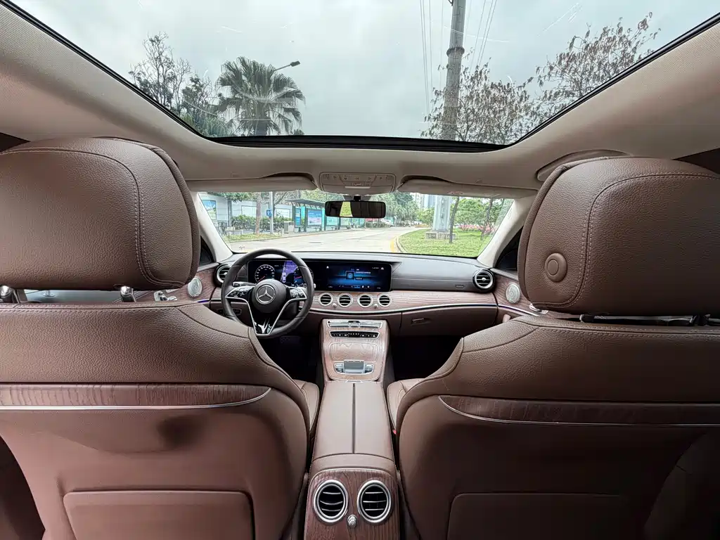 Mercedes-Benz E-Class 2023 — фото 13