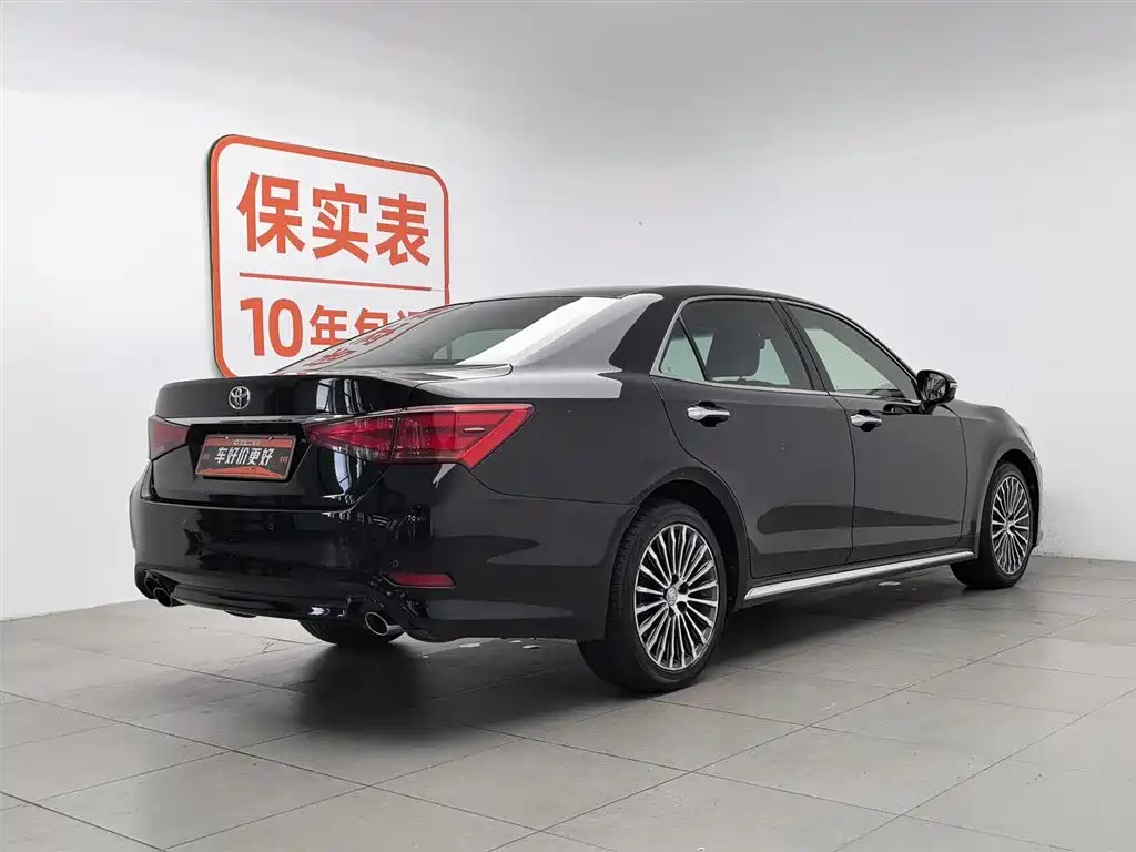 Toyota Crown 2018 — фото 2