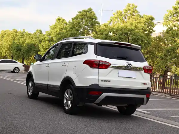 BAIC Huansu S3 2016