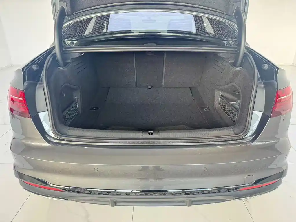 Audi A4L 2025