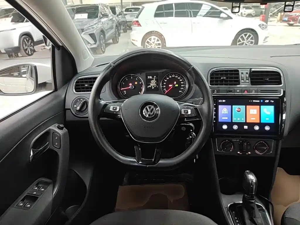 Volkswagen Polo 2018 — фото 11