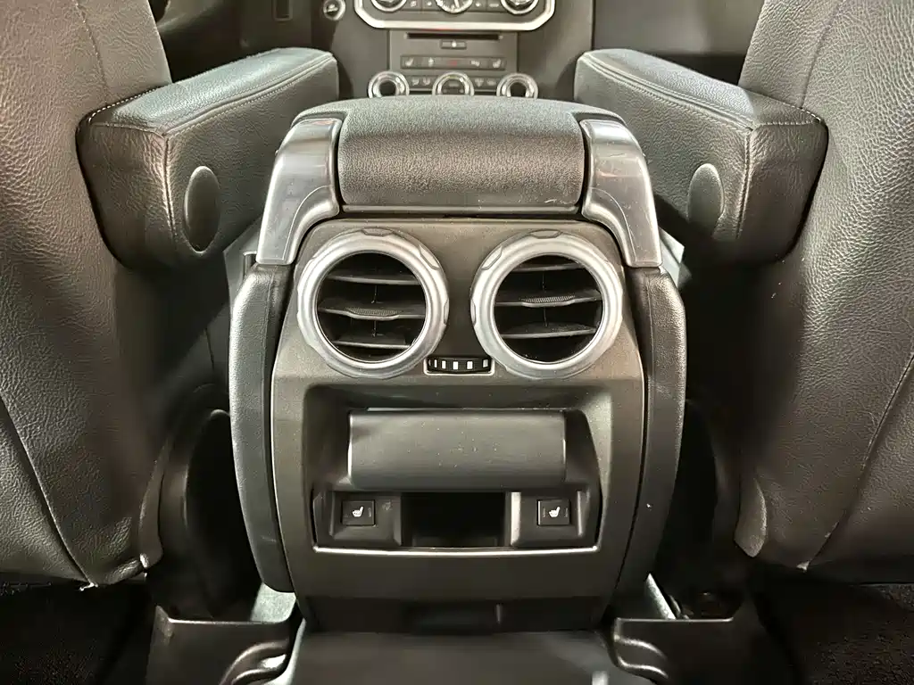 Land Rover Discovery 2017 — фото 11